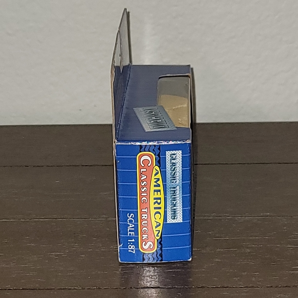 IMEX Model Co. American Classic Trucks Air Cargo Truck 1:87 Scale Toy NEW - Picture 5 of 7